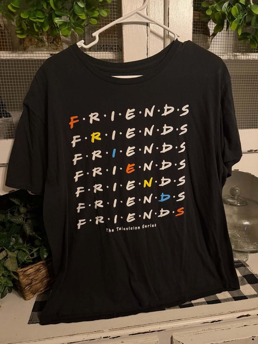 Friends The Television Series T-Shirt Size XL Black Graphic Tee